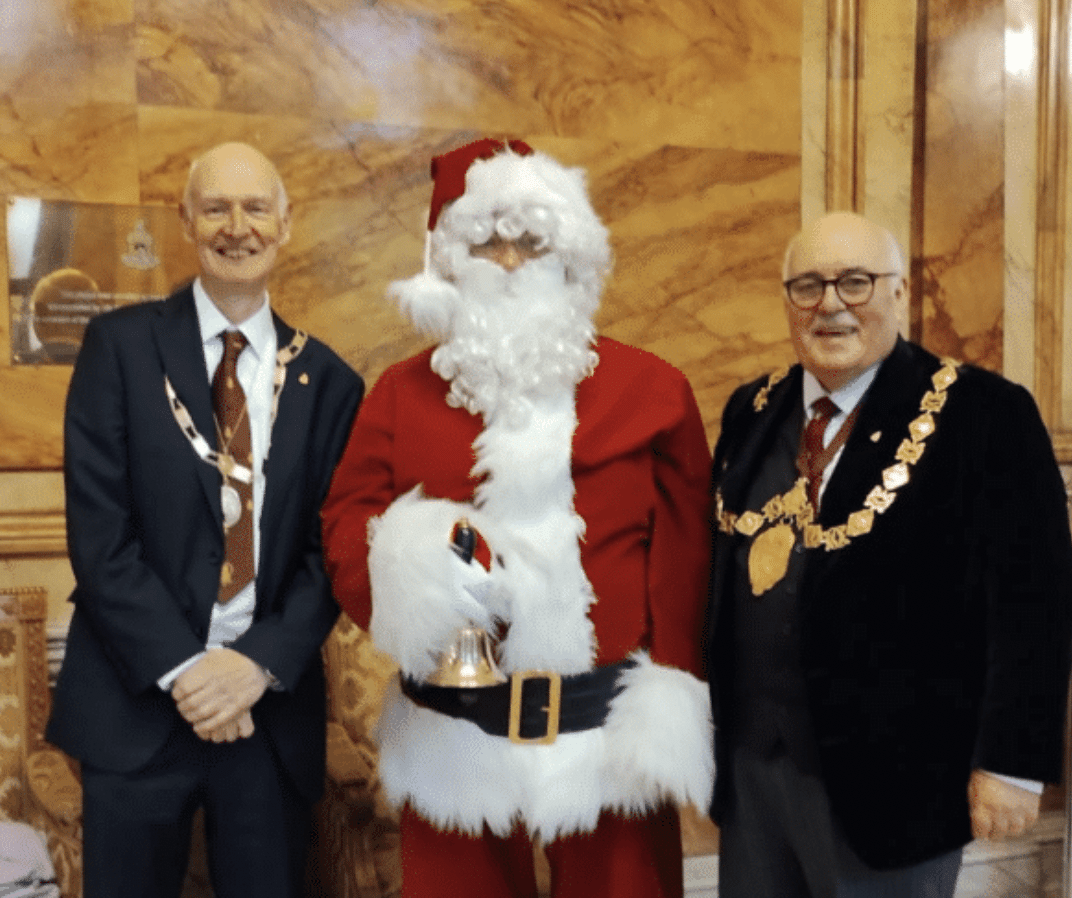 The Lord Dean joins Santa at children’s Christmas party at the City Chambers